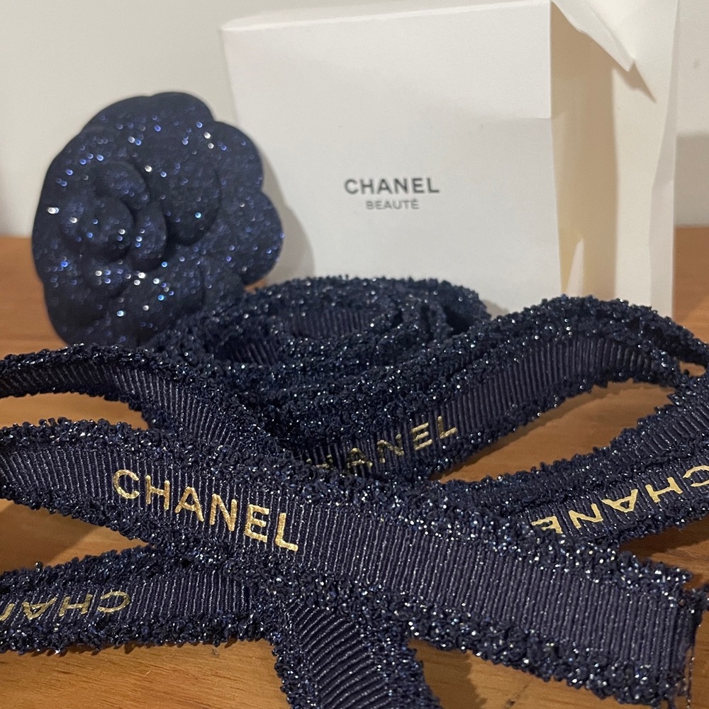🎆 CHANEL 6 FEET of RIBBON W/ Midnight Glitter Camellia pin